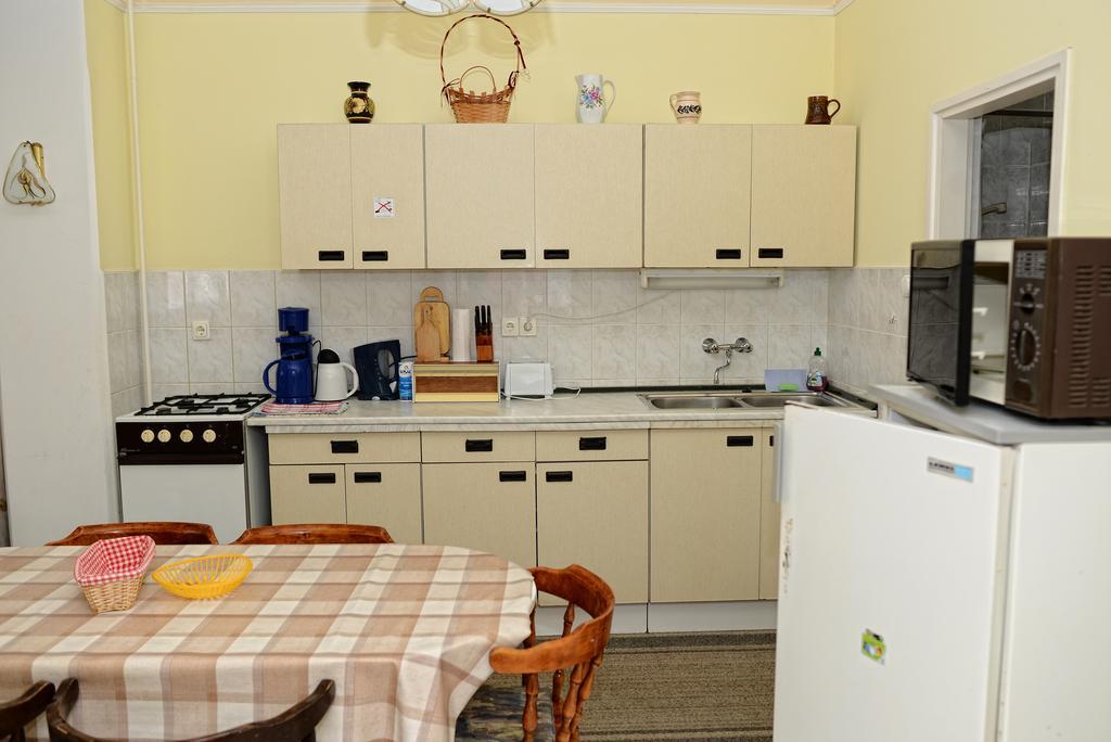 Stop Apartment Buk Bilik gambar
